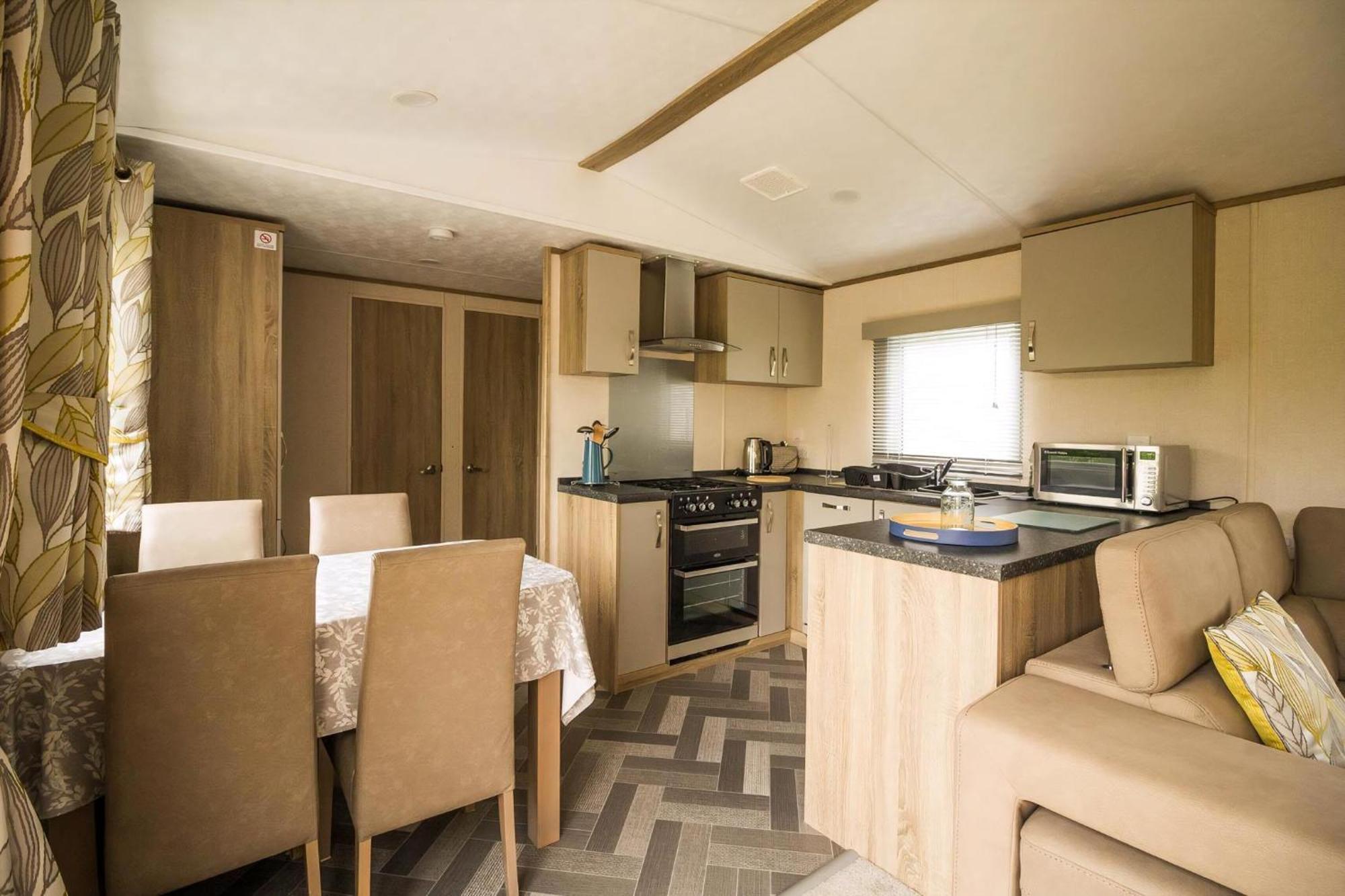 Beautiful 8 Berth Caravan At Heacham Beach In Norfolk Ref 21056C Exterior photo
